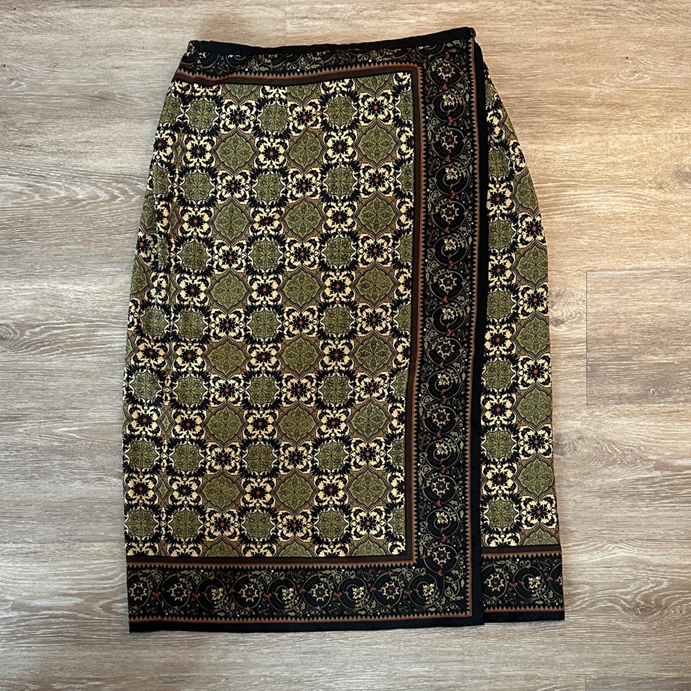 Sag Harbor Black and Green Patterned Skirt